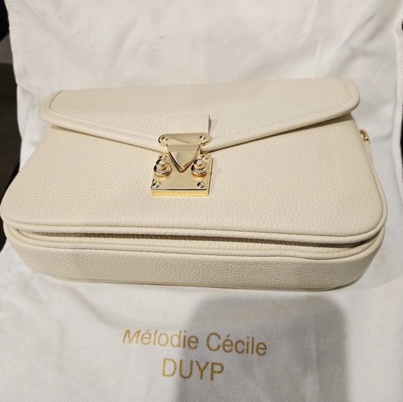 Mélodie Cécile "Le Petit Paris 15" in A Buttercream Color - Picture 16 of 17